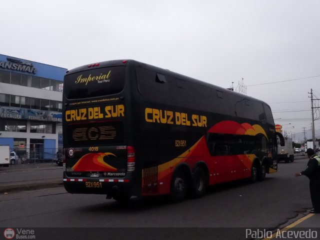 Transportes Cruz del Sur S.A.C. 4018 por Pablo Acevedo