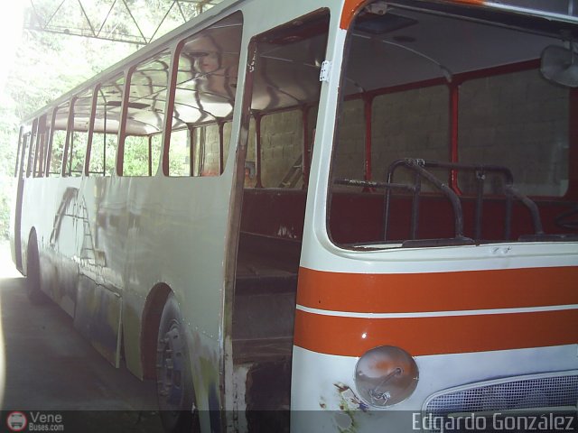 DC - Autobuses de Antimano 054 por Edgardo Gonz�lez