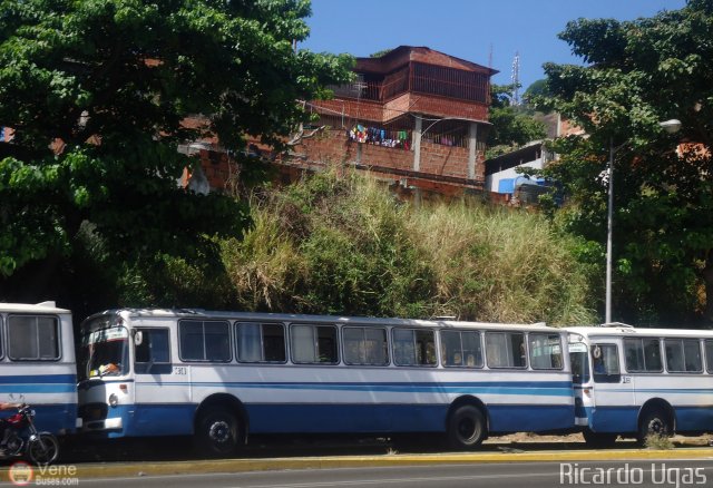 Garajes Paradas y Terminales Caracas por Ricardo Ugas