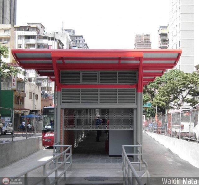 Garajes Paradas y Terminales Caracas por Waldir Mata