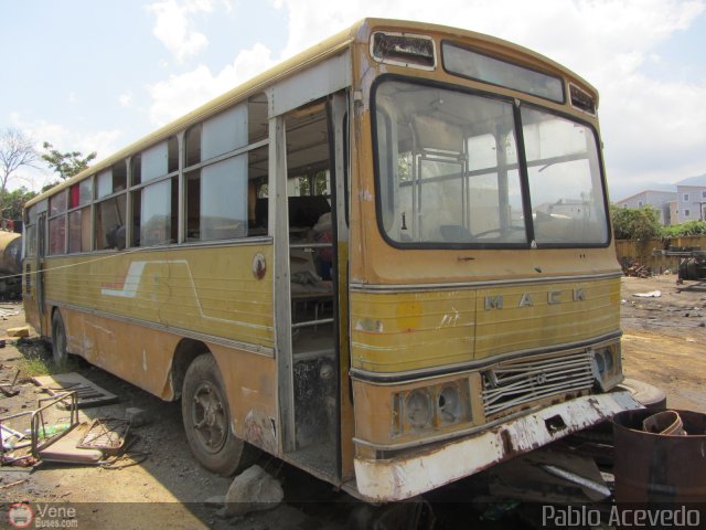 Empresa Metropolitana de Transporte S.A. EMTSA 70 por Pablo Acevedo