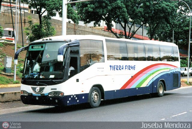 Colectivos Tierra Firme 2400 por Joseba Mendoza