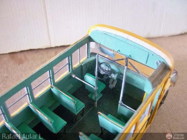 Maquetas y Miniaturas 02 Escolar por Rafael Aular