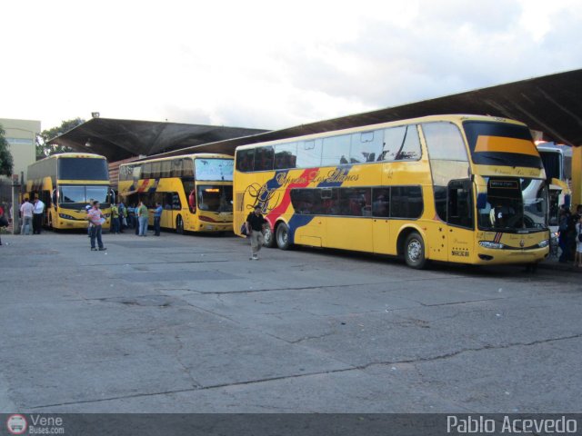 Garajes Paradas y Terminales San-Cristobal por Pablo Acevedo
