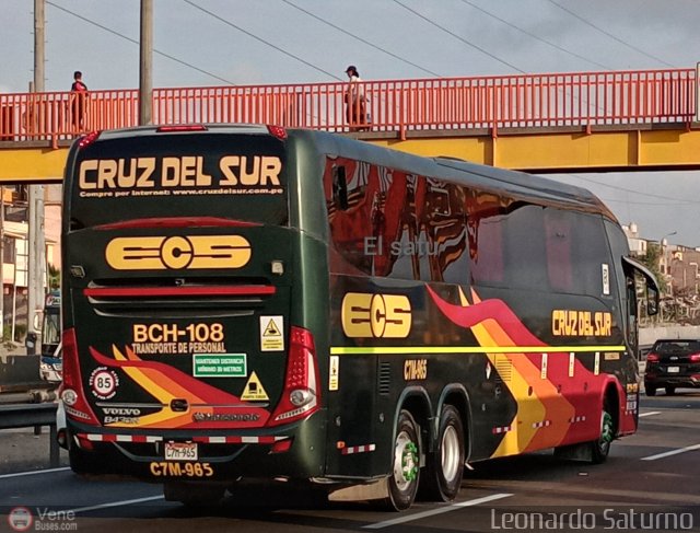 Transportes Cruz del Sur S.A.C. BCH108 por Leonardo Saturno