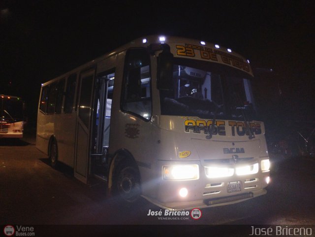 U.C. 23 de Enero 394 por Jos� Brice�o