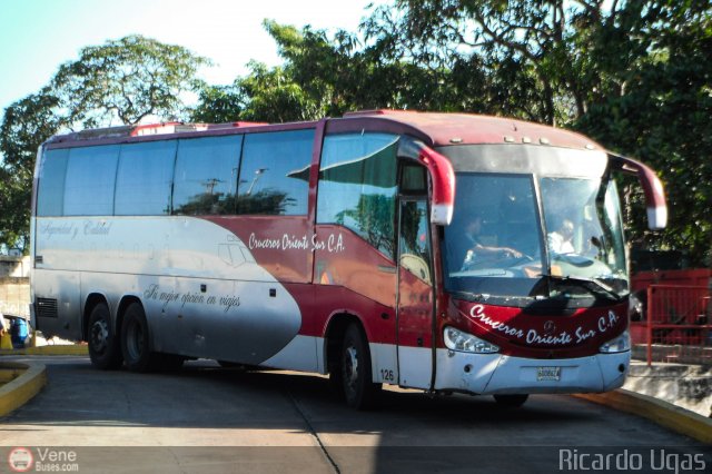 Cruceros Oriente Sur 126 por Ricardo Ugas