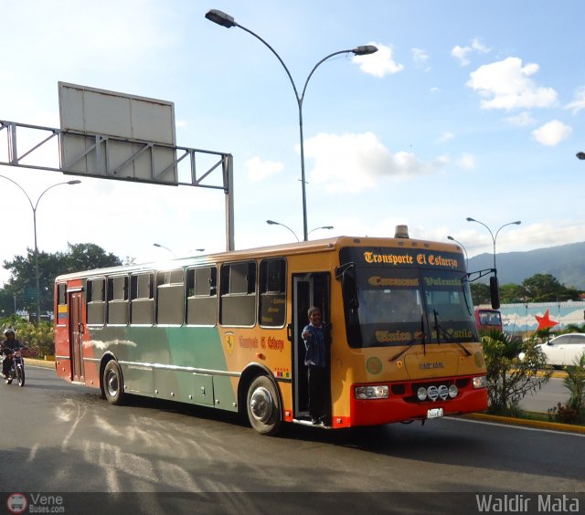 Transporte El Esfuerzo 39 por Waldir Mata