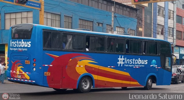 Transportes Instabus 957 por Leonardo Saturno