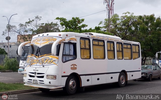 U.C. 23 de Enero 112 por Aly Baranauskas