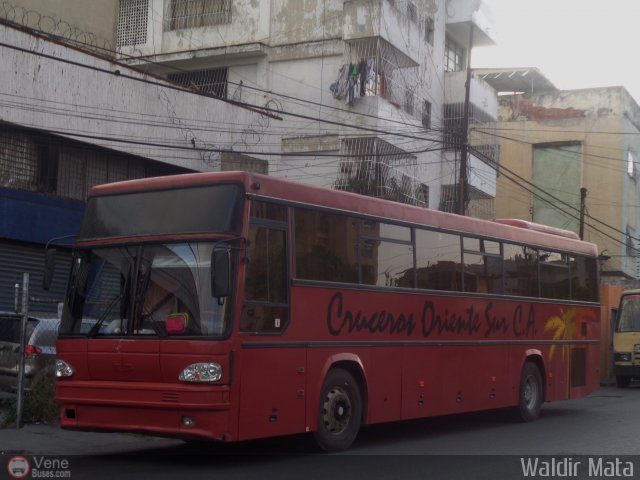 Cruceros Oriente Sur 112 por Waldir Mata