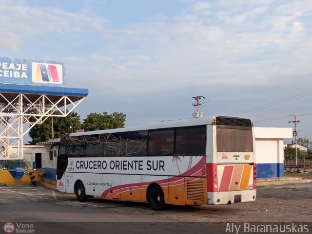 Cruceros Oriente Sur 127 por Aly Baranauskas