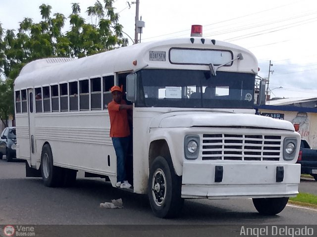 Particular o Desconocido Ni�obus por �ngel Delgado