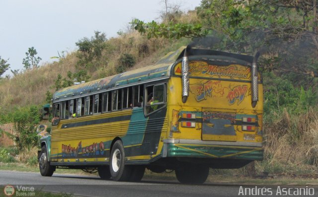 Cooperativa Carlos Arvelo 40 por Andrs Ascanio