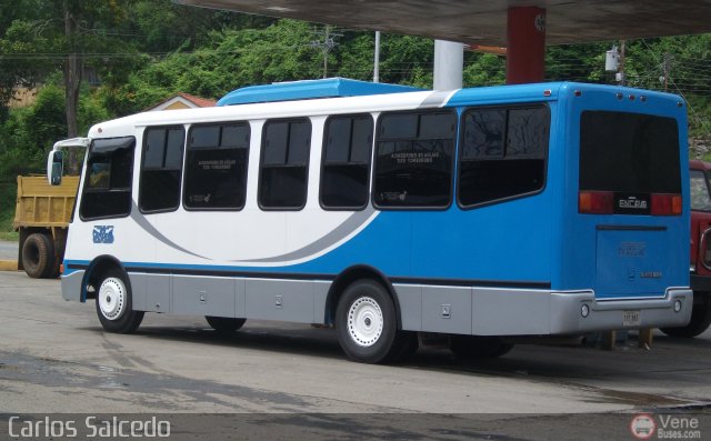 U.C. Línea Central 002 por Carlos Salcedo