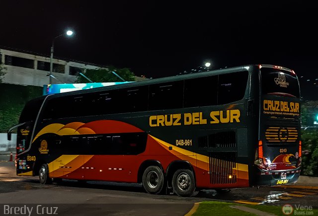 Transportes Cruz del Sur S.A.C. 8240 por Bredy Cruz