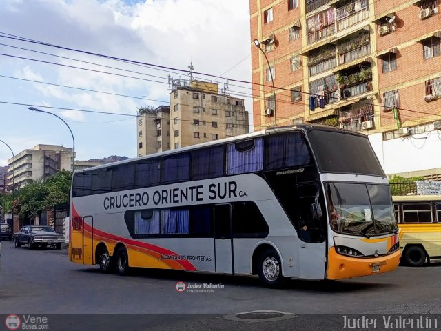 Cruceros Oriente Sur 112 por Juder Valentn
