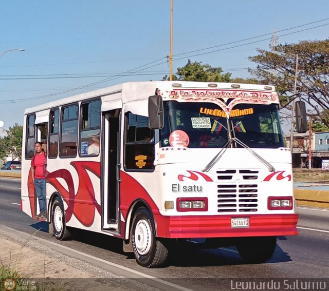 Cooperativa de Transporte Lucero Mundo 25 por Leonardo Saturno