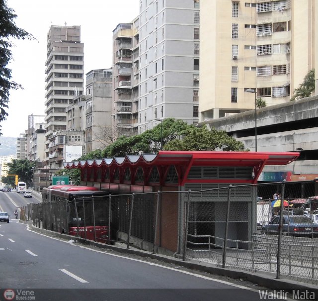 Garajes Paradas y Terminales Caracas por Waldir Mata