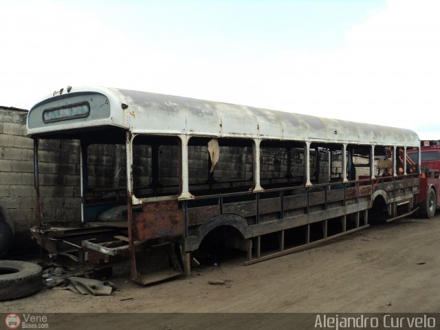 En Chiveras Abandonados Recuperaci�n AC0028 por Alejandro Curvelo