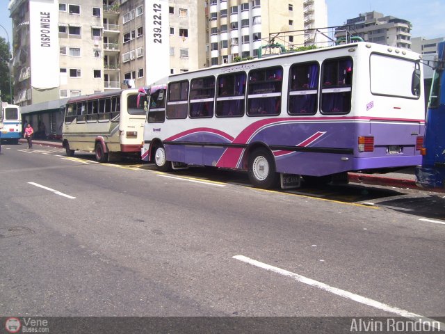 Garajes Paradas y Terminales Caracas por Alvin Rondn