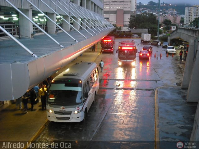 Garajes Paradas y Terminales Los-Teques por Alfredo Montes de Oca