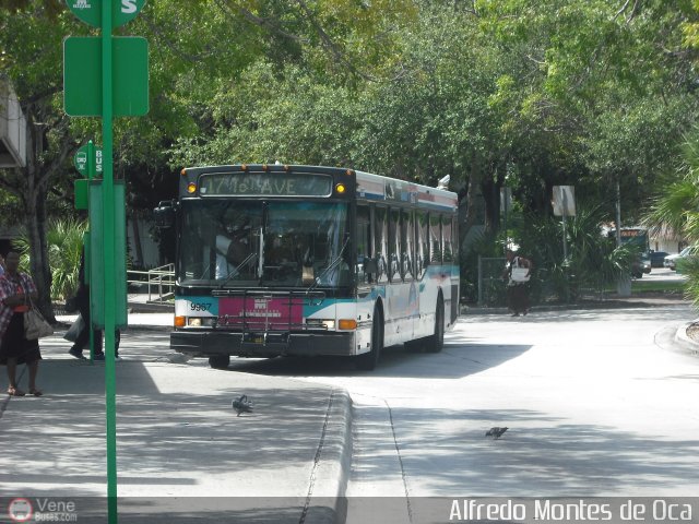 Miami-Dade County Transit 9967 por Alfredo Montes de Oca