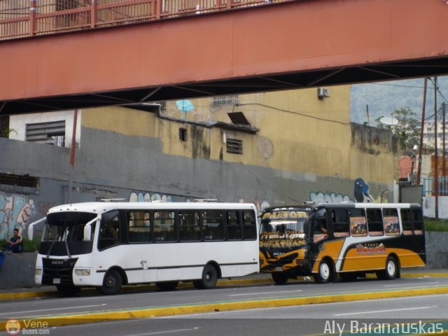 Garajes Paradas y Terminales Caracas por Aly Baranauskas