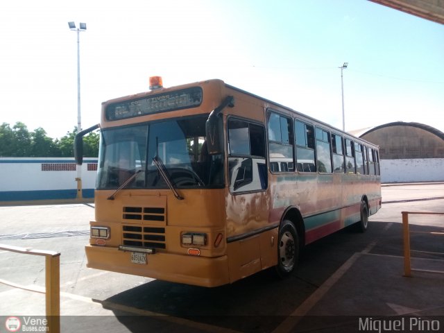 Empresa de Transporte El Buen Vecino 03 por Miguel Pino