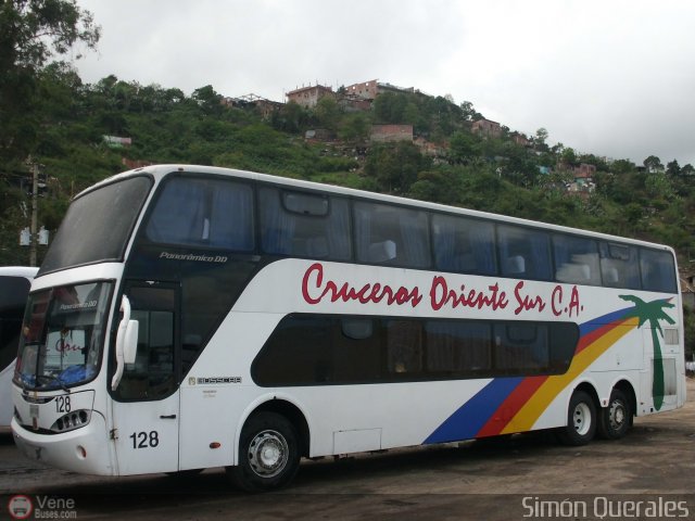 Cruceros Oriente Sur 128 por Simn Querales