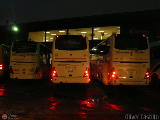 Garajes Paradas y Terminales Caracas por Oliver Castillo