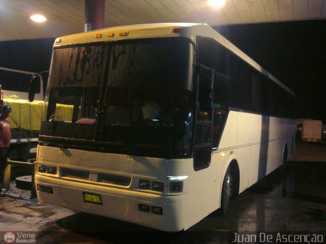 Particular 124 por Juan De Asceno