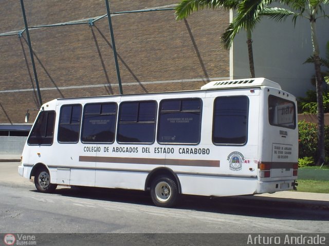 Particular 001 por Arturo Andrade