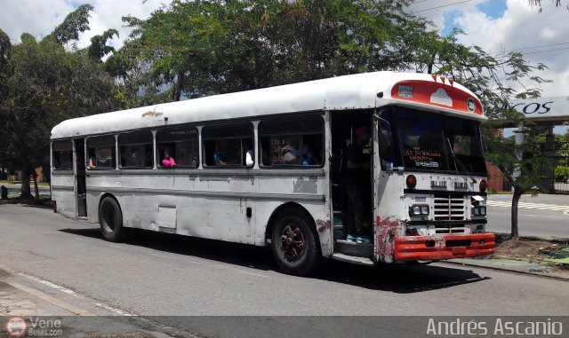 CA - Unin Vivienda Popular Los Guayos 328 por Andrs Ascanio