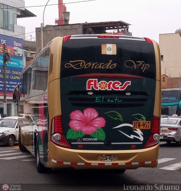 Transporte Flores Hermanos S.R.L 957 por Leonardo Saturno