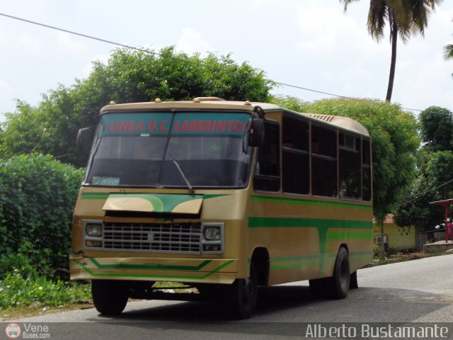 Lnea U.C. El Laberinto A.C. 98 por Alberto Bustamante