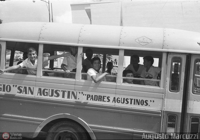 Universitarios y Escolares 01 por J. Carlos Gmez