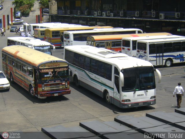 Garajes Paradas y Terminales Caracas por Royner Tovar