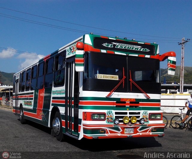 Transporte El Esfuerzo 12 por Andrs Ascanio