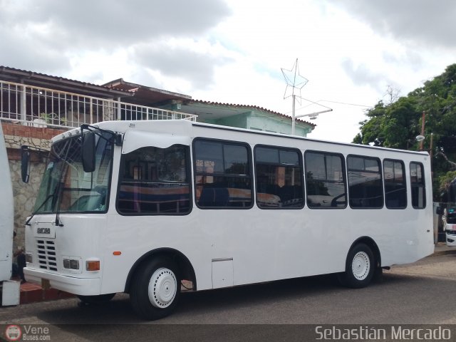 Uso Oficial 999 por Sebastin Mercado