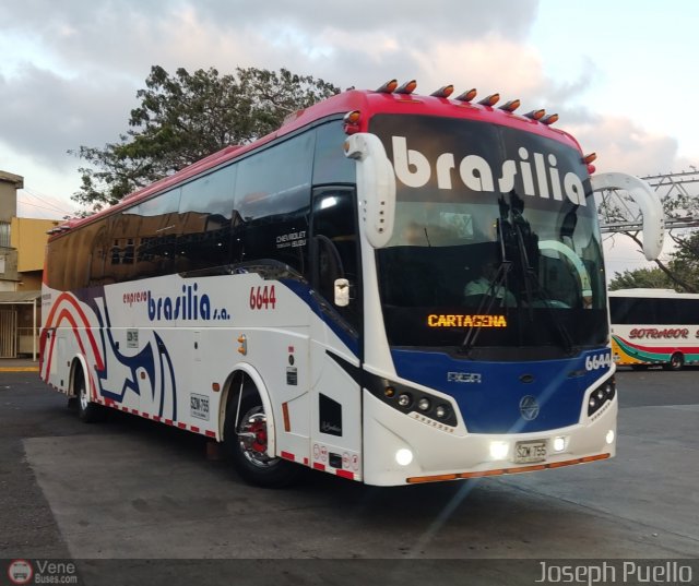 Expreso Brasilia 6644 por Joseph Puello