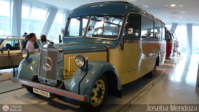 Mercedes-Benz Museum Turismo 2 por Joseba Mendoza