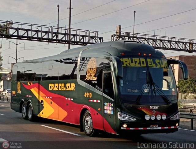 Transportes Cruz del Sur S.A.C. 4110 por Leonardo Saturno