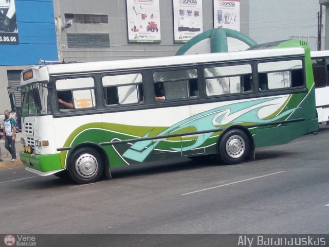 Cooperativa de Transporte Lucero Mundo 26 por Aly Baranauskas