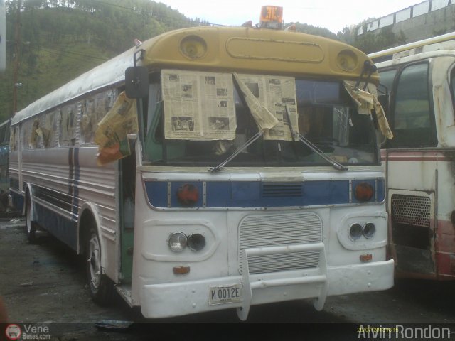 Particular AR-00 por Alvin Rondn