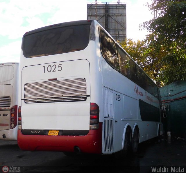 Expresos Camarg�i 1025 por Waldir Mata