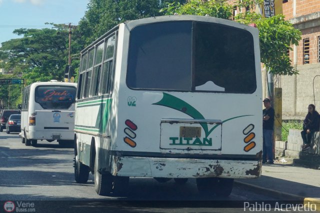 Particular o Desconocido 02 por Pablo Acevedo