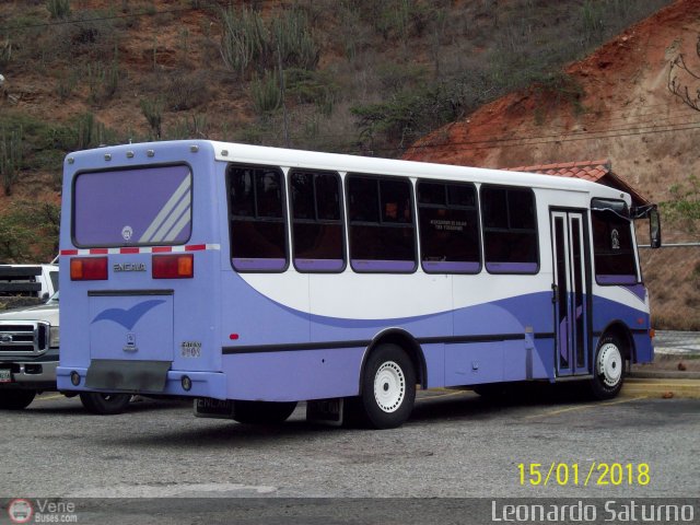 Colectivo Los Andes 44 por Leonardo Saturno