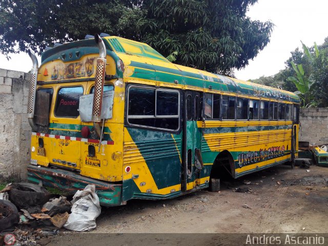 En Chiveras Abandonados Recuperacin 45 por Andrs Ascanio