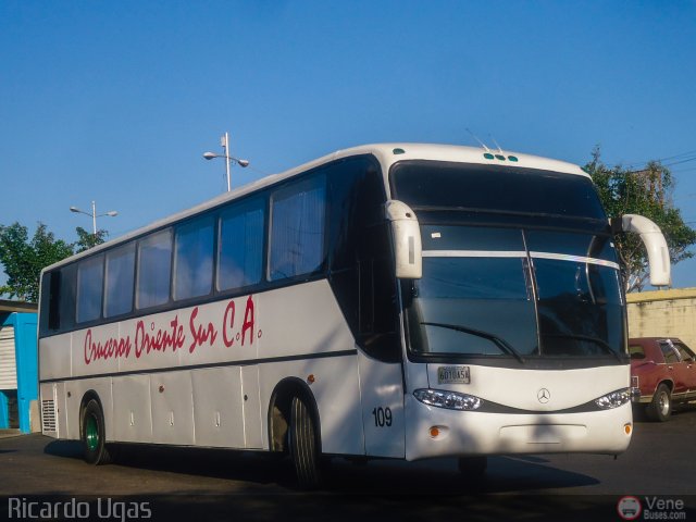 Cruceros Oriente Sur 109 por Ricardo Ugas